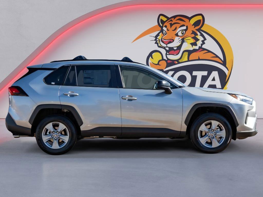 New 2025 Toyota RAV4 LE image 4