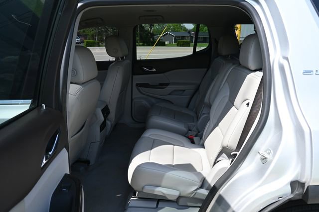 Used 2020 GMC Acadia SLT FWD image 25