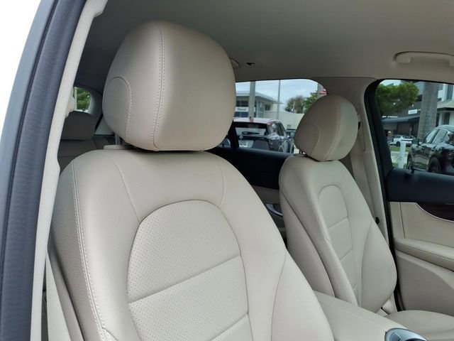 Used 2021 Mercedes-Benz GLC 300 image 11