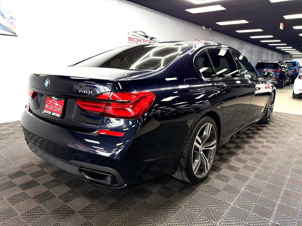 Used 2019 BMW 740i w/ M Sport Package RWD image 14