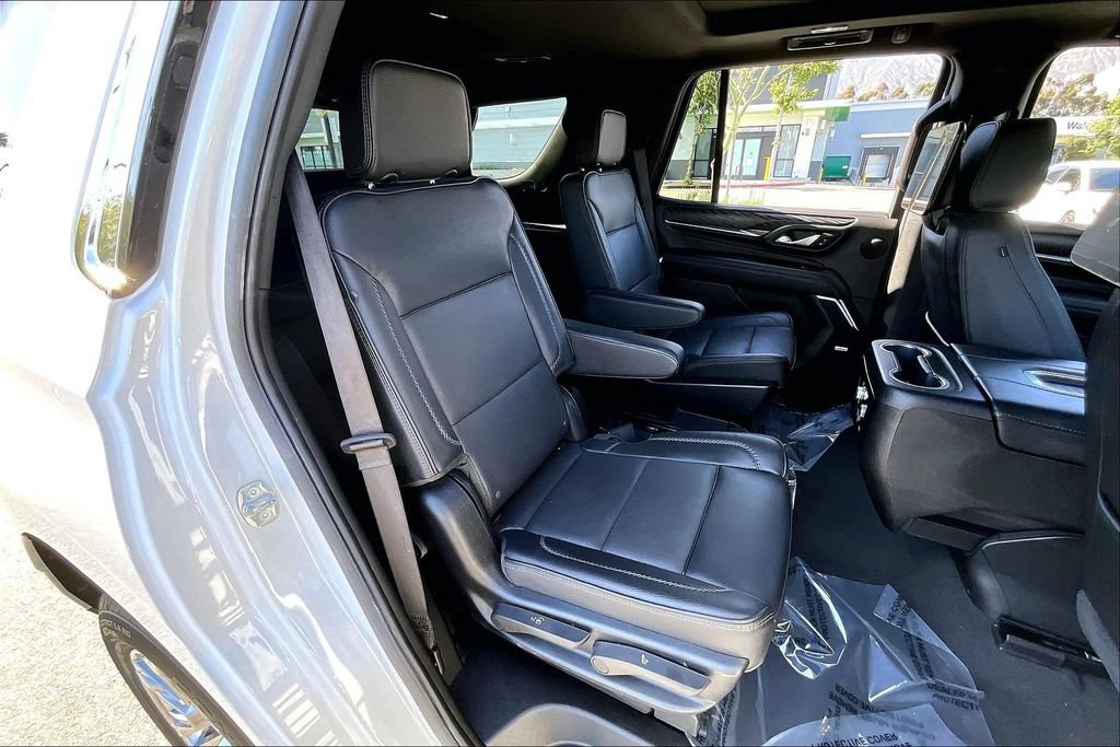 Used 2024 GMC Yukon Denali w/ Advanced Technology Package AWD/4WD image 18