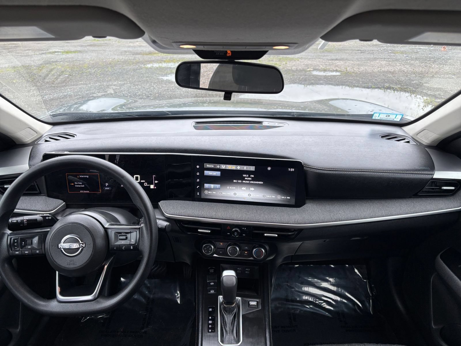 Used 2025 Nissan Kicks SV AWD/4WD image 28