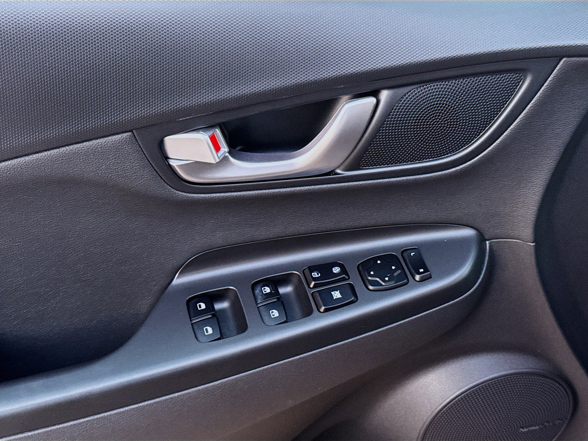 Used 2023 Hyundai Kona Limited w/ Cargo Package image 16