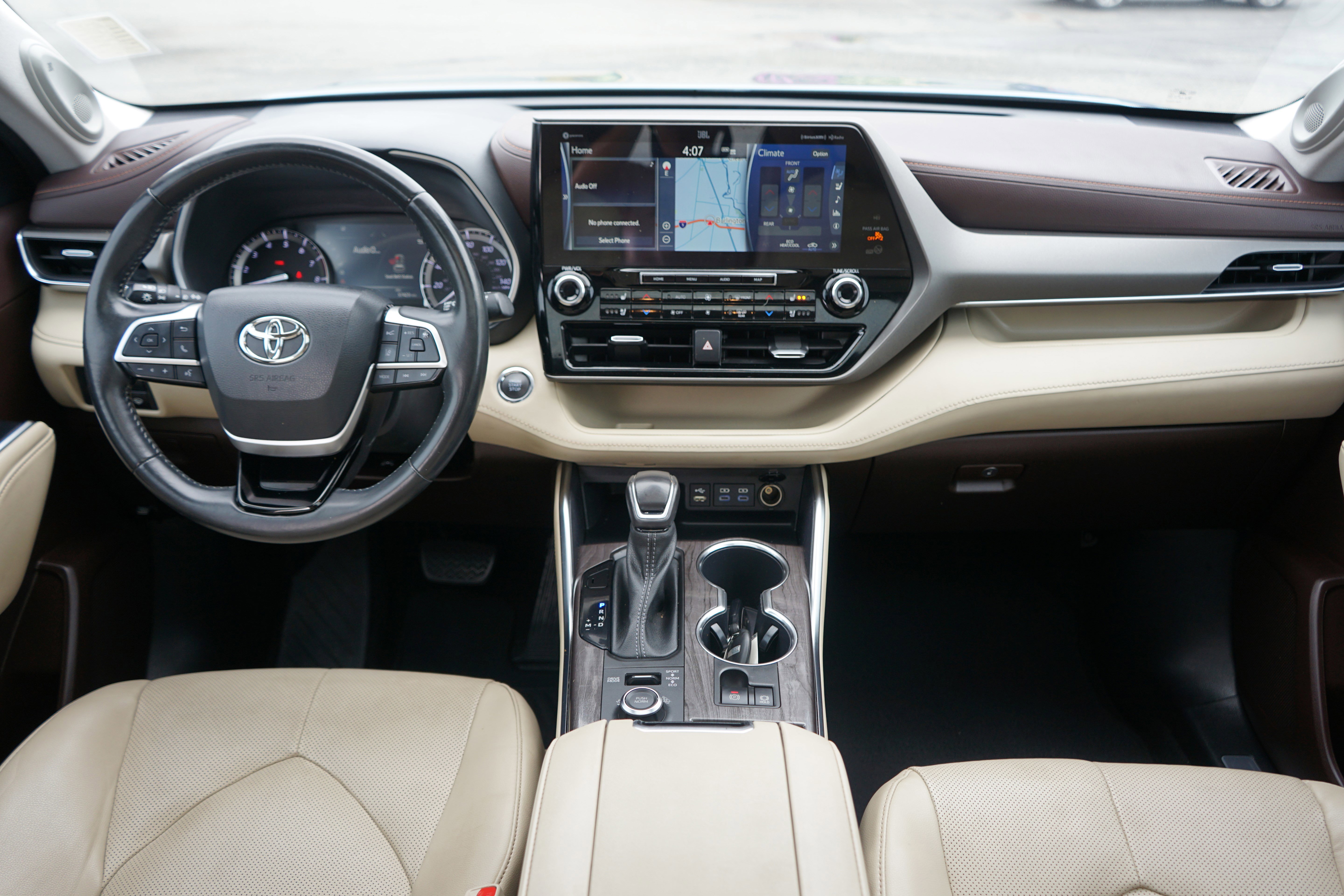 Used 2022 Toyota Highlander Limited image 23