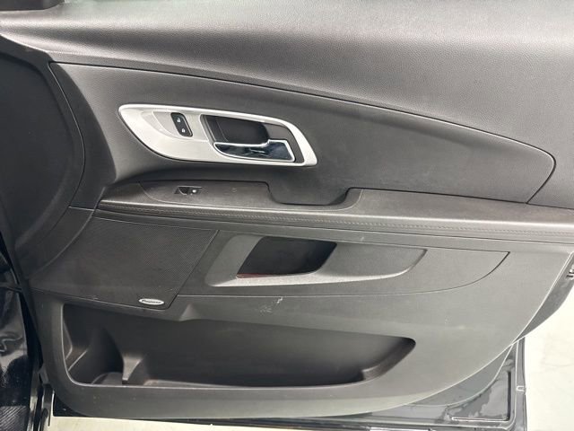 Used 2016 Chevrolet Equinox LTZ w/ Enhanced Convenience Package image 25