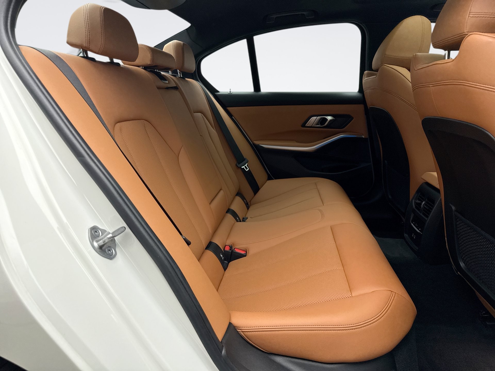 Used 2022 BMW 330e xDrive w/ Driving Assistance Package AWD/4WD image 19