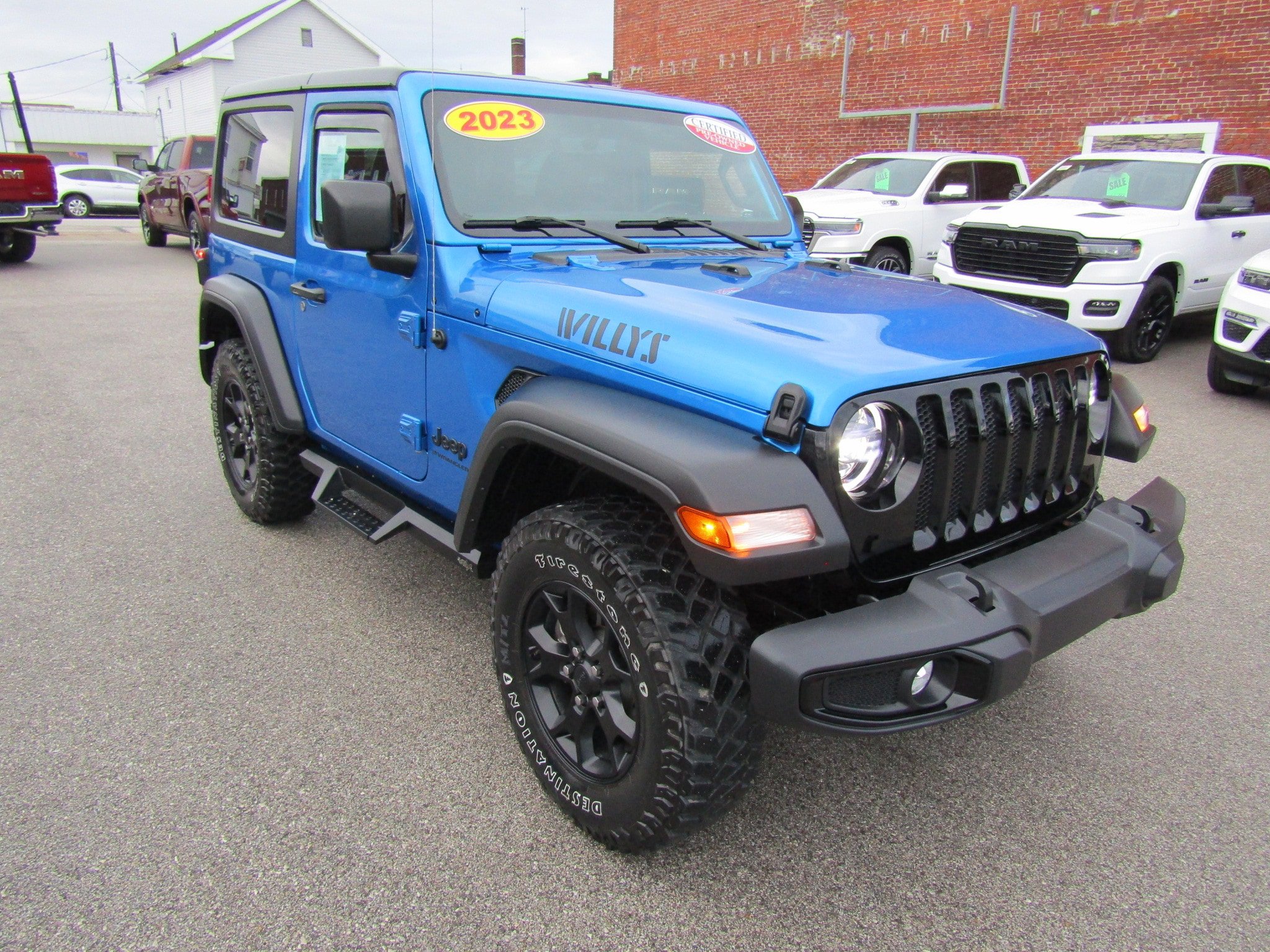 Used 2023 Jeep Wrangler Willys AWD/4WD image 1