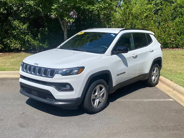 Used 2023 Jeep Compass Latitude AWD/4WD image 3