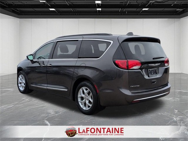 Used 2017 Chrysler Pacifica Touring-L w/ Tire & Wheel Group image 3
