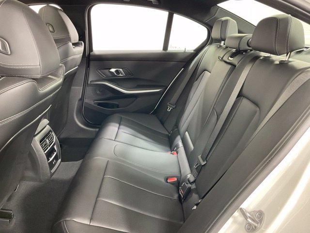 Certified 2025 BMW 330i xDrive Sedan w/ Convenience Package AWD/4WD image 36