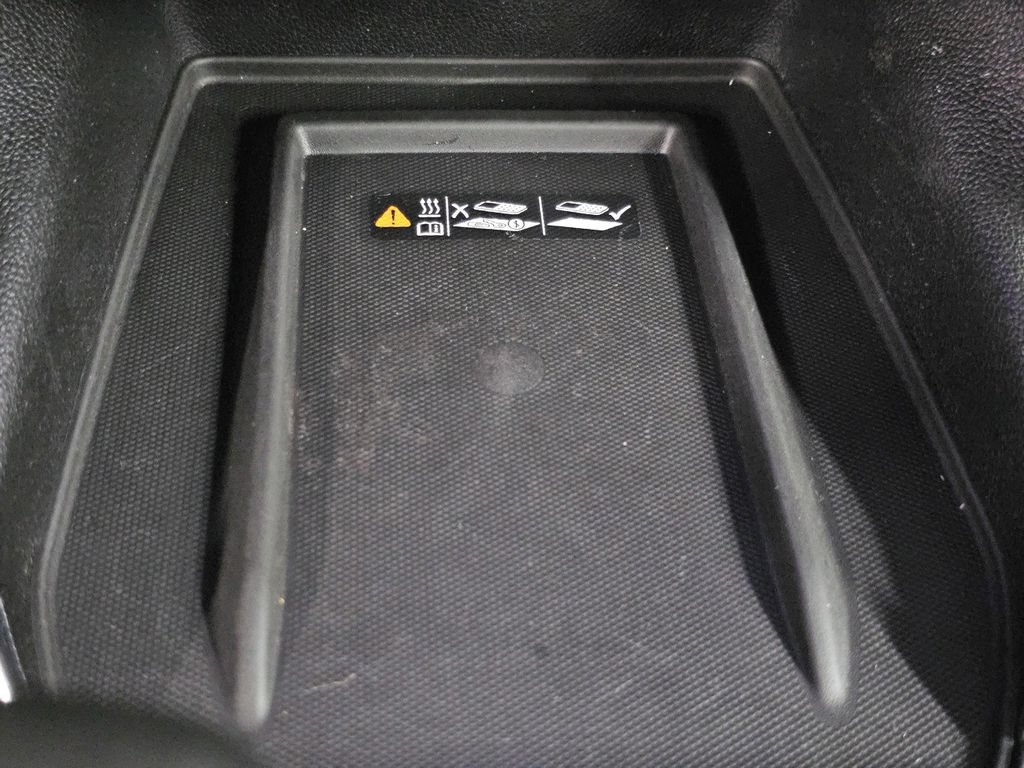 Used 2022 Chevrolet Traverse LT FWD image 21