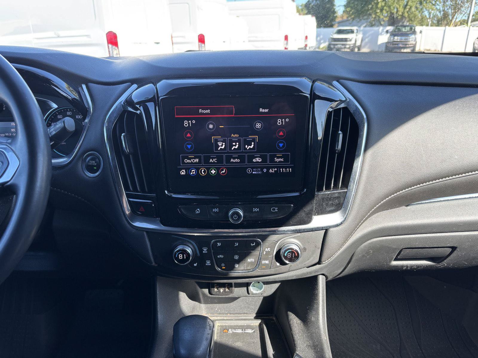 Used 2023 Chevrolet Traverse LT FWD image 26