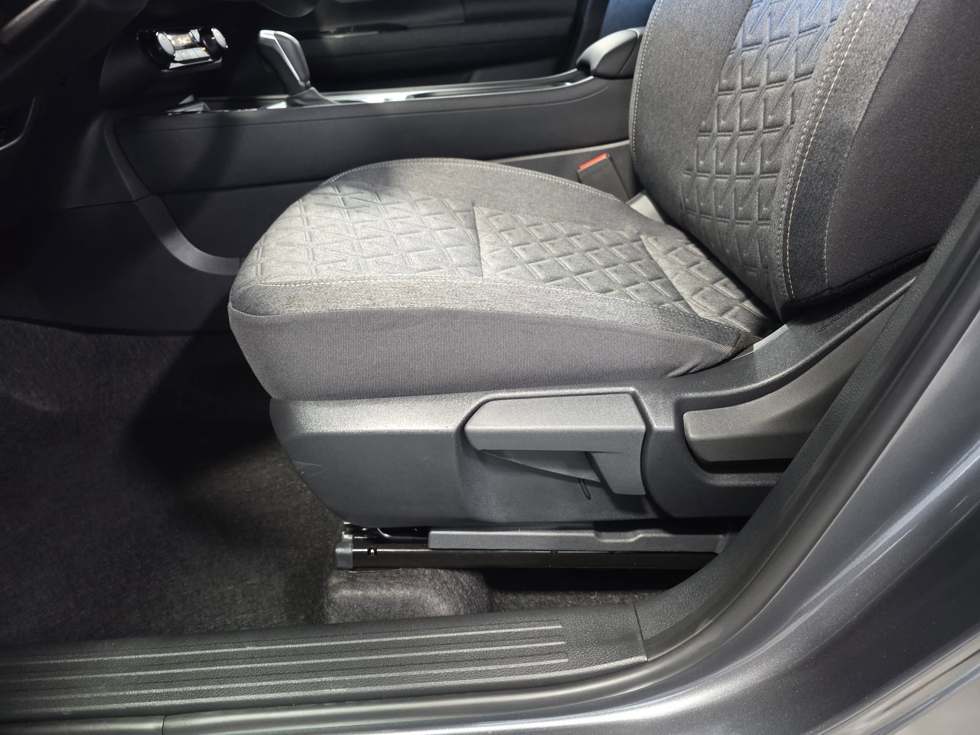New 2026 Nissan Kicks SV w/ SV Premium Package FWD image 28