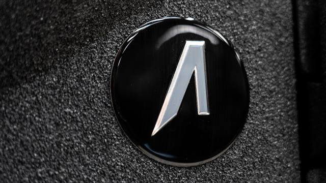 Used 2025 Jeep Gladiator Sport image 25