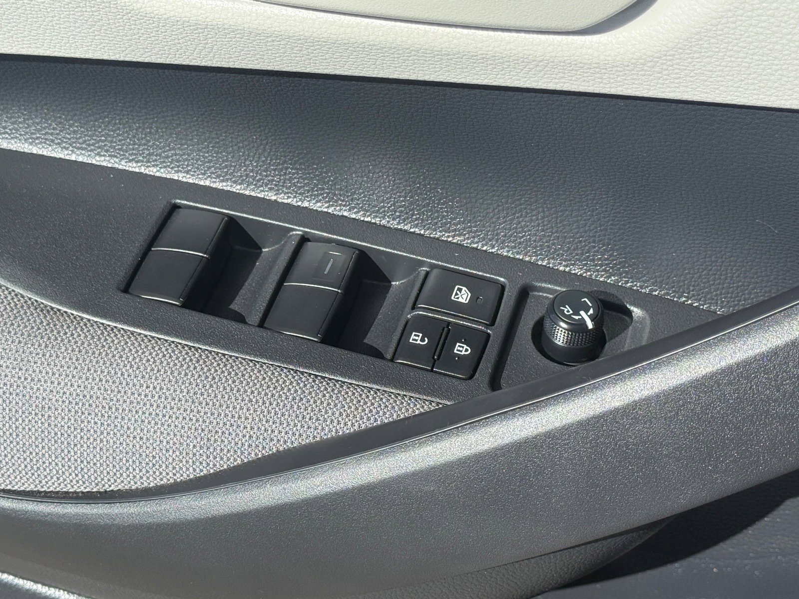Used 2025 Toyota Corolla LE image 20