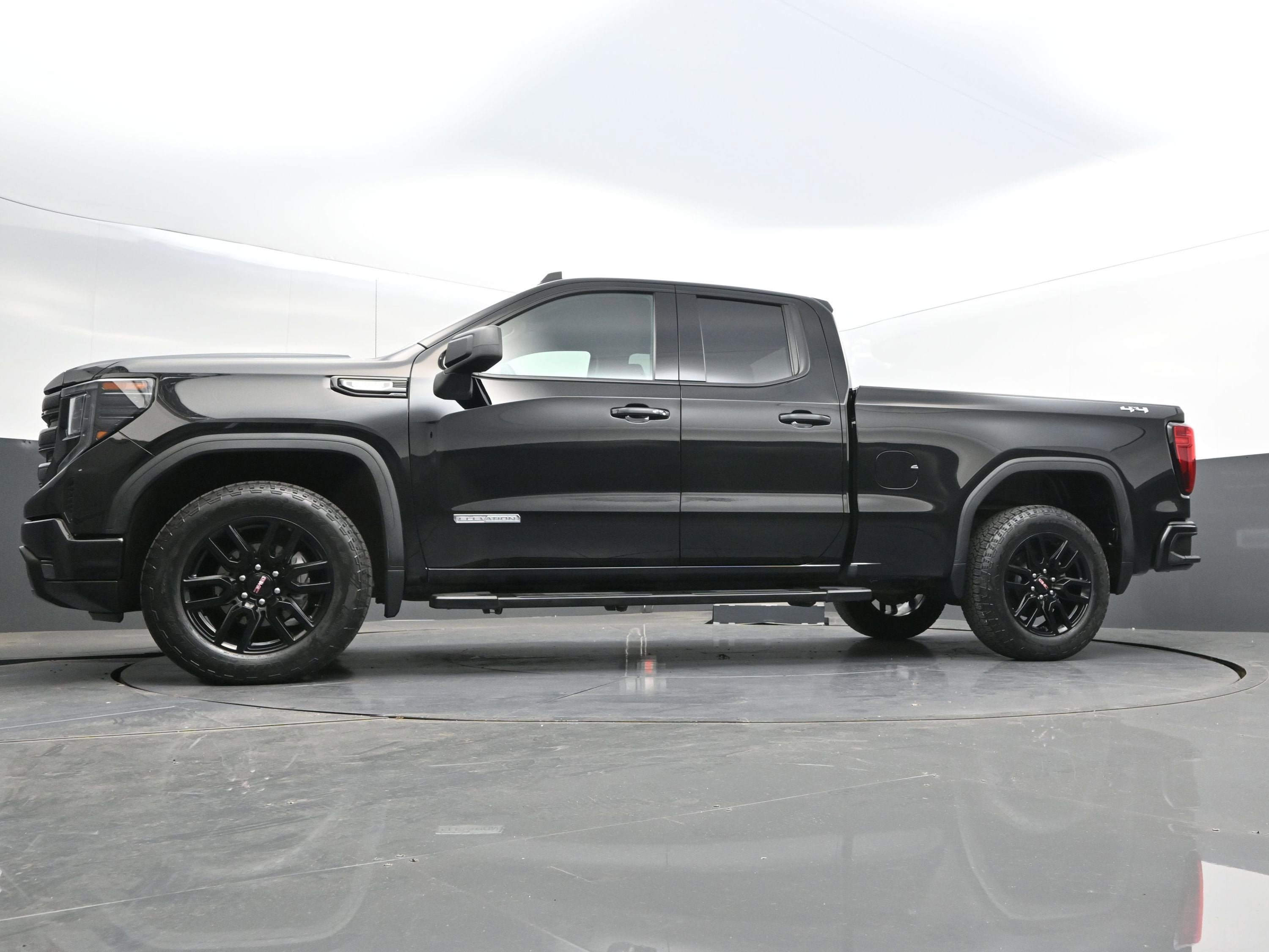Certified 2023 GMC Sierra 1500 Elevation w/ LPO, Elevation Black Package AWD/4WD image 40
