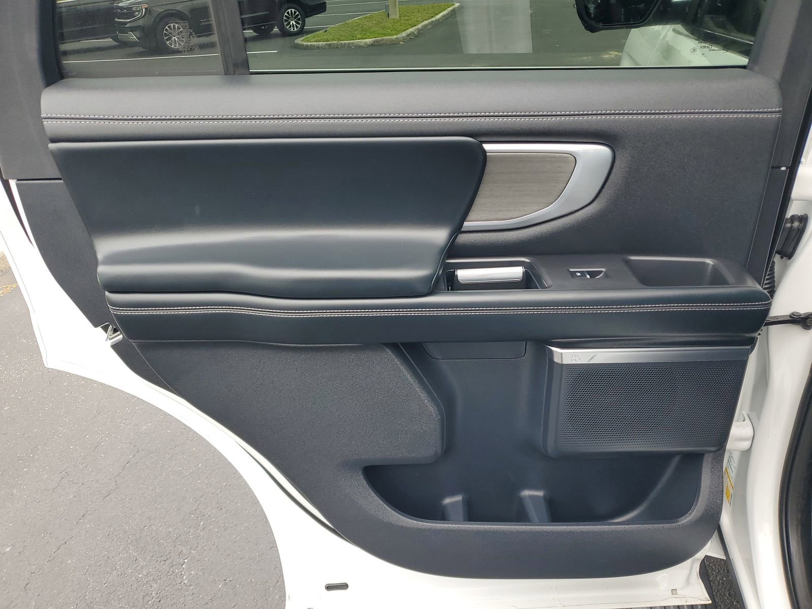 Certified 2025 Ford Expedition Platinum image 10