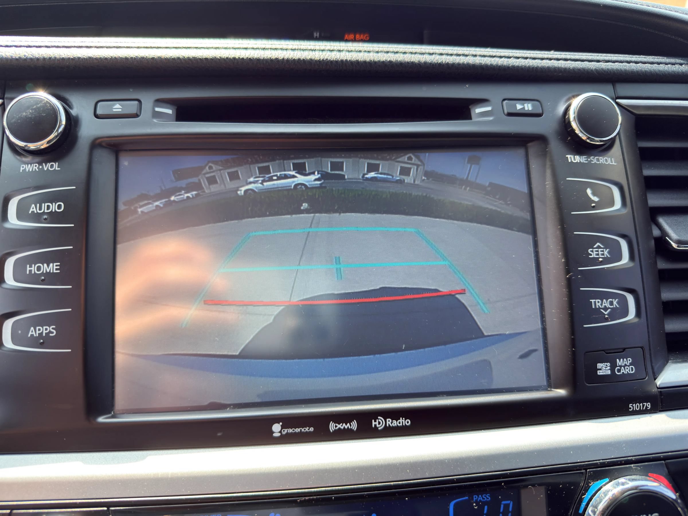 Used 2017 Toyota Highlander XLE FWD image 17