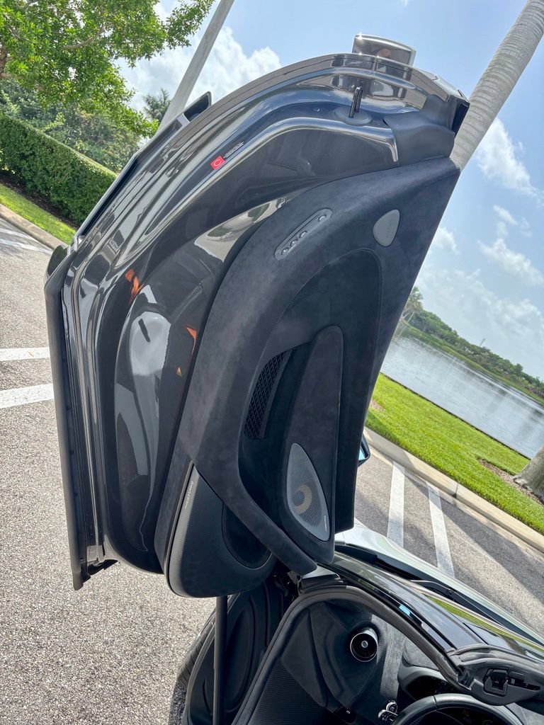 Used 2020 McLaren 600LT Spider RWD image 20