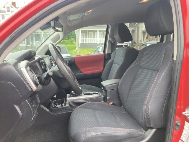 Used 2021 Toyota Tacoma SR5 AWD/4WD image 12