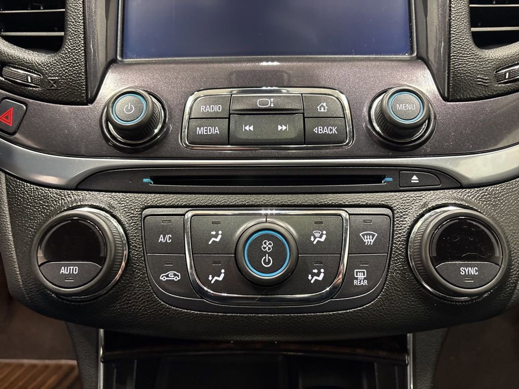 Used 2014 Chevrolet Impala LT w/ Convenience Package image 21