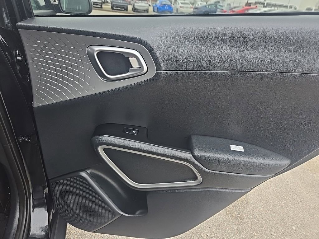 Used 2024 Kia Soul LX w/ Option Group 015 image 30