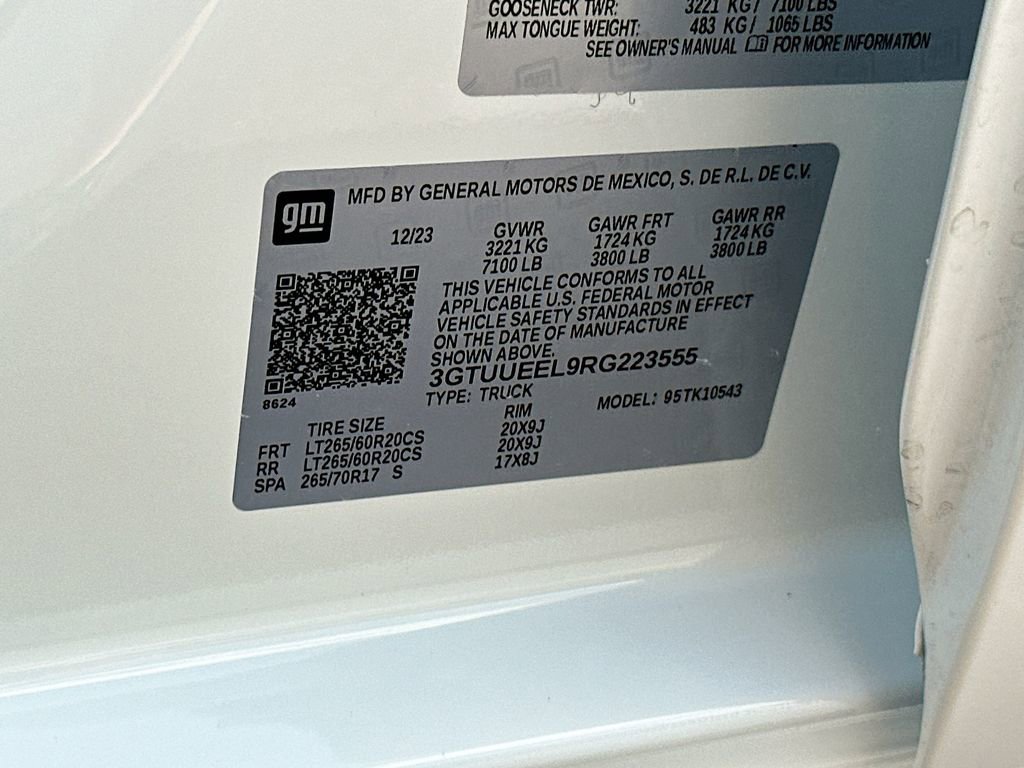 Used 2024 GMC Sierra 1500 AT4 w/ Technology Package image 27