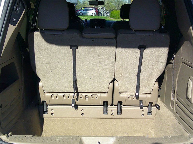 Used 2014 Chrysler Town & Country Touring image 22