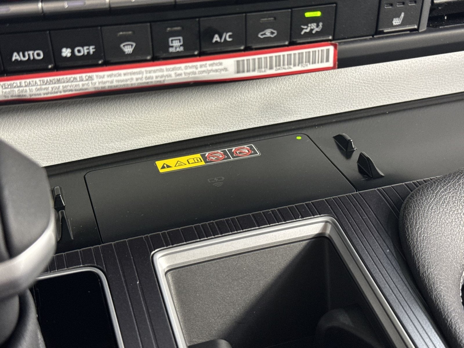 Used 2026 Toyota Sienna XLE FWD image 45