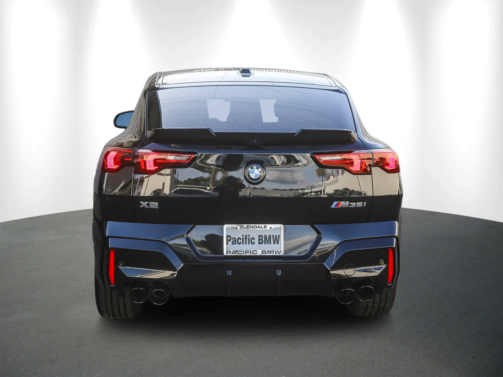 Used 2025 BMW X2 M35i w/ Premium Package image 5