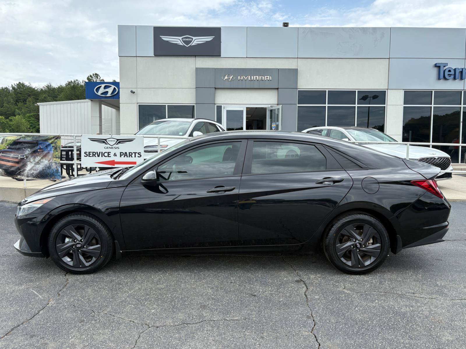 Used 2022 Hyundai Elantra SEL FWD image 4
