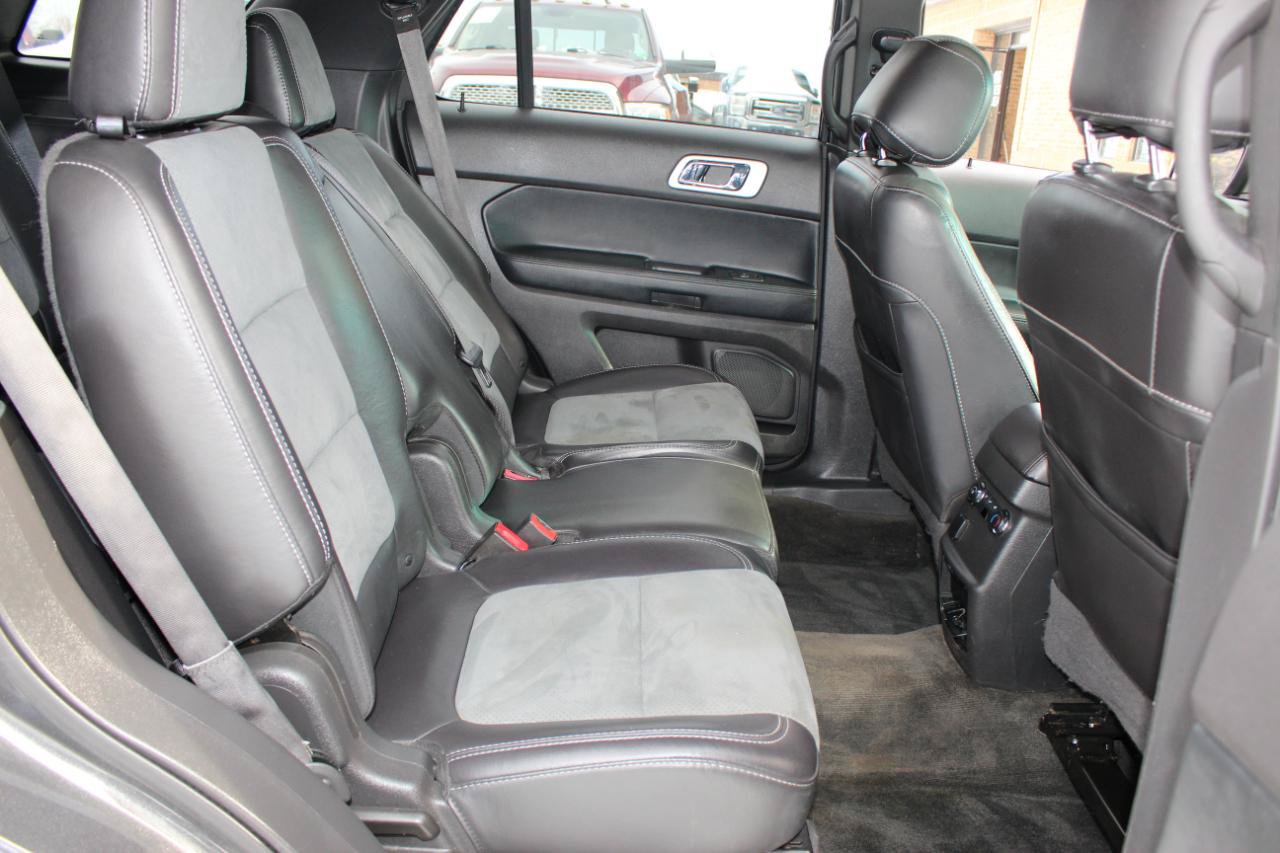 Used 2015 Ford Explorer XLT w/ Equipment Group 202A AWD/4WD image 24