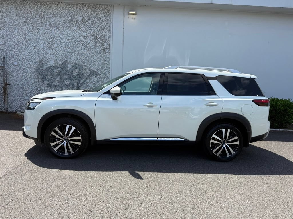 Certified 2023 Nissan Pathfinder Platinum AWD/4WD image 3