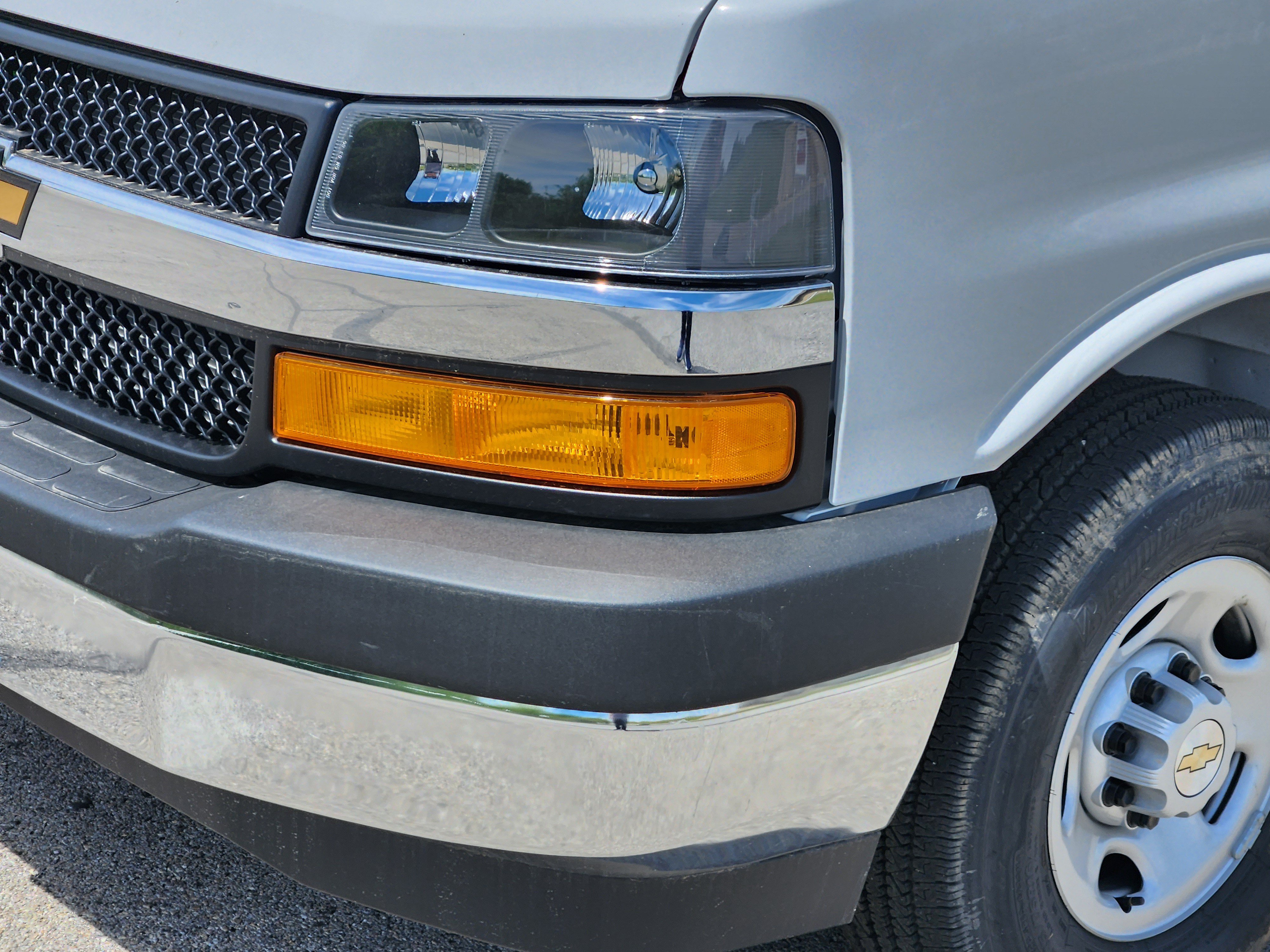 New 2026 Chevrolet Express 3500 w/ Power Convenience Package RWD image 5