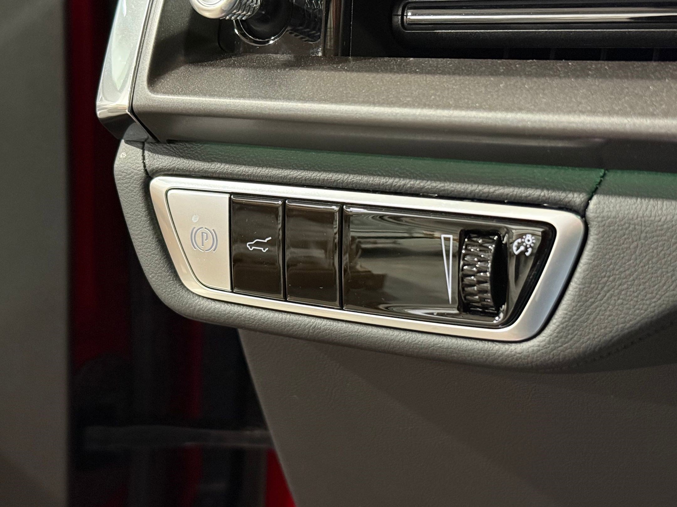 New 2026 Cadillac Vistiq Sport image 17