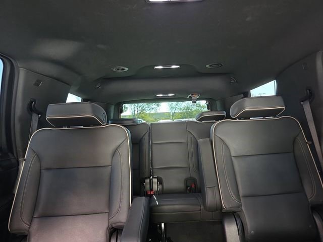 Certified 2022 GMC Yukon SLT w/ SLT Luxury Package image 4