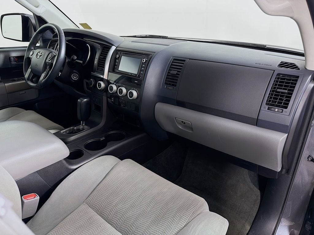 Used 2018 Toyota Sequoia SR5 image 27
