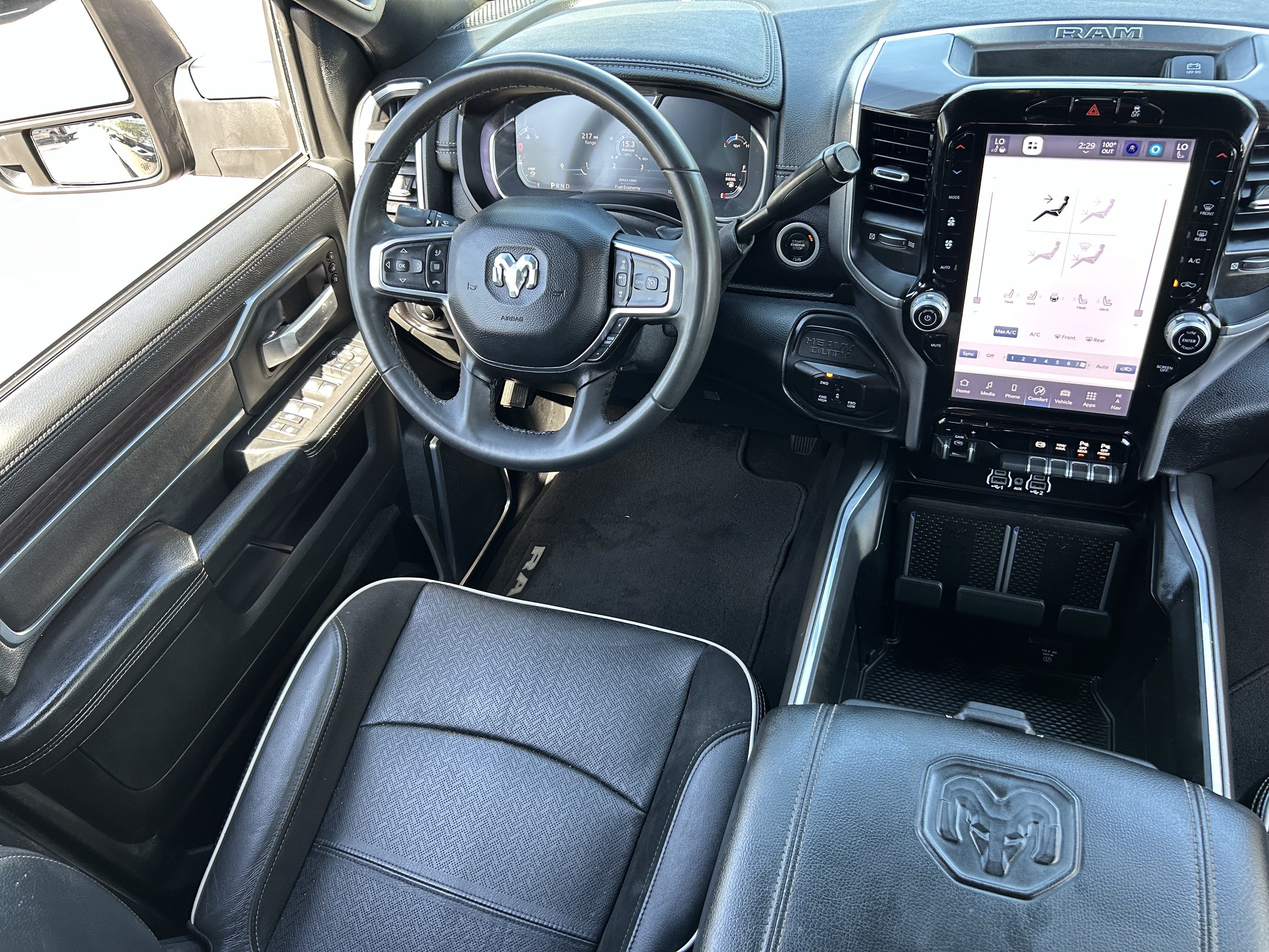 Used 2025 RAM 2500 Laramie AWD/4WD image 12