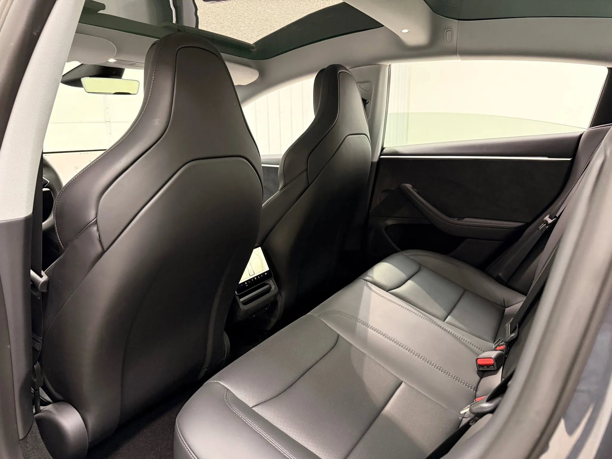 Used 2025 Tesla Model 3 Performance AWD/4WD image 16