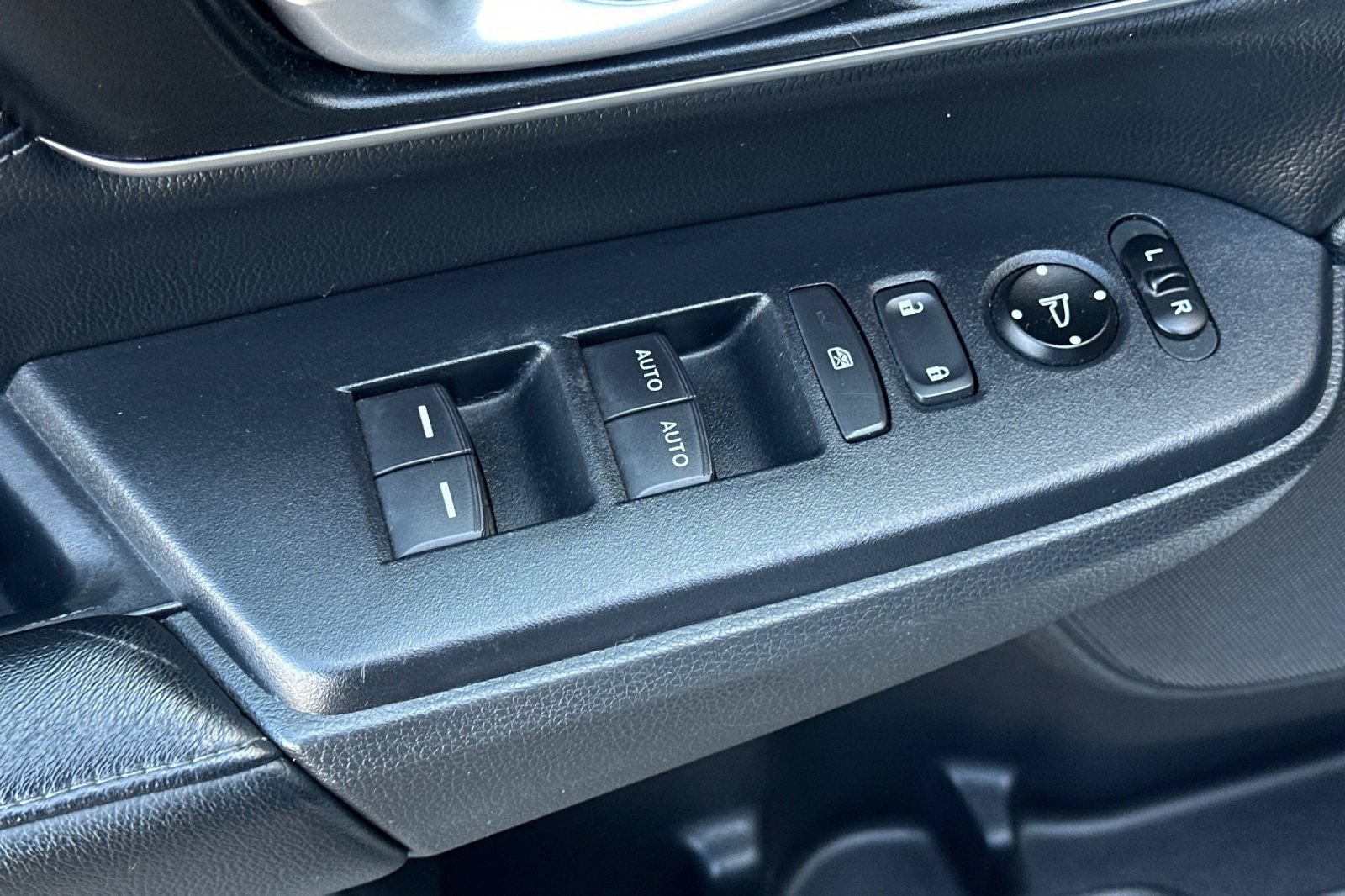 Used 2019 Honda CR-V EX-L image 12