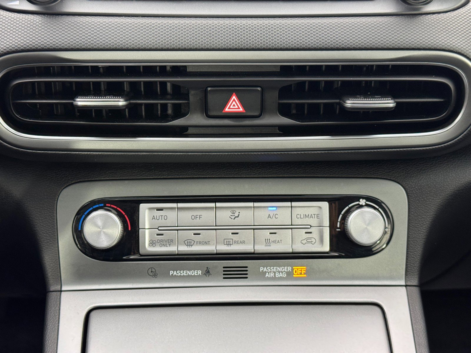 Used 2022 Hyundai Kona SEL w/ Convenience Package FWD image 25