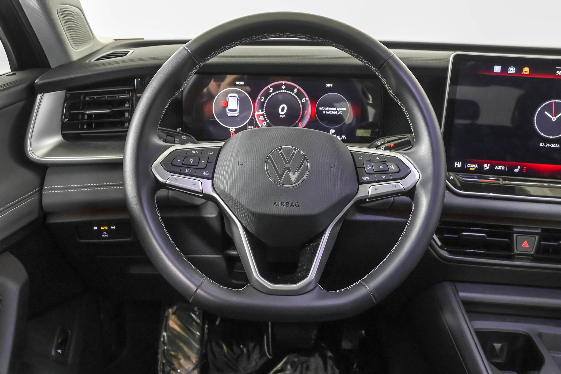 Used 2025 Volkswagen Tiguan SE w/ Panoramic Sunroof Package image 25