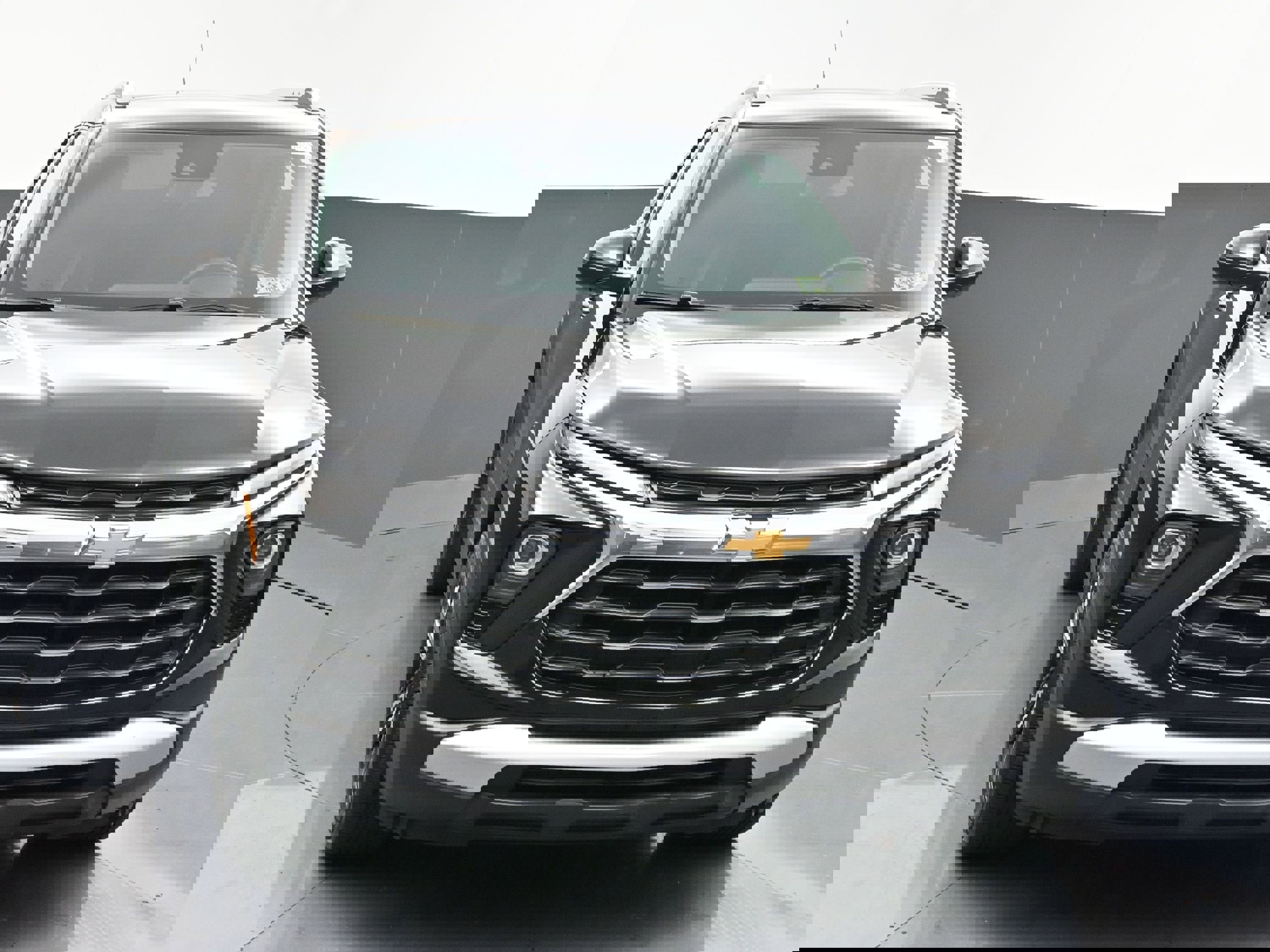 Used 2024 Chevrolet TrailBlazer LT image 2