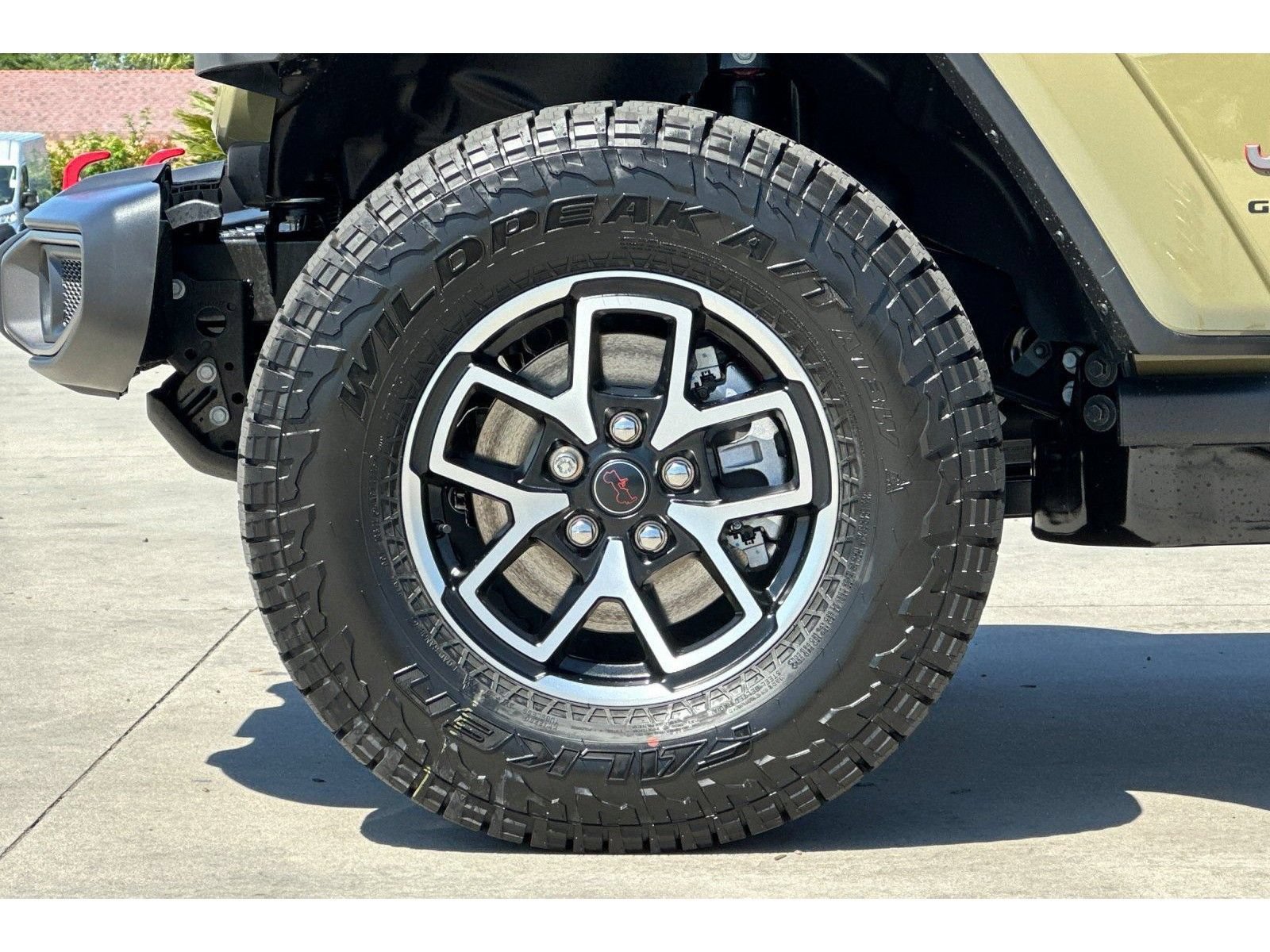 New 2026 Jeep Gladiator Rubicon w/ Steel Power Dome Hood Package AWD/4WD image 25