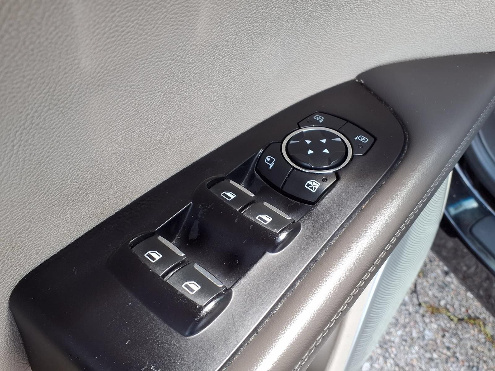Used 2017 Lincoln MKX Reserve w/ Luxury Package AWD/4WD image 16