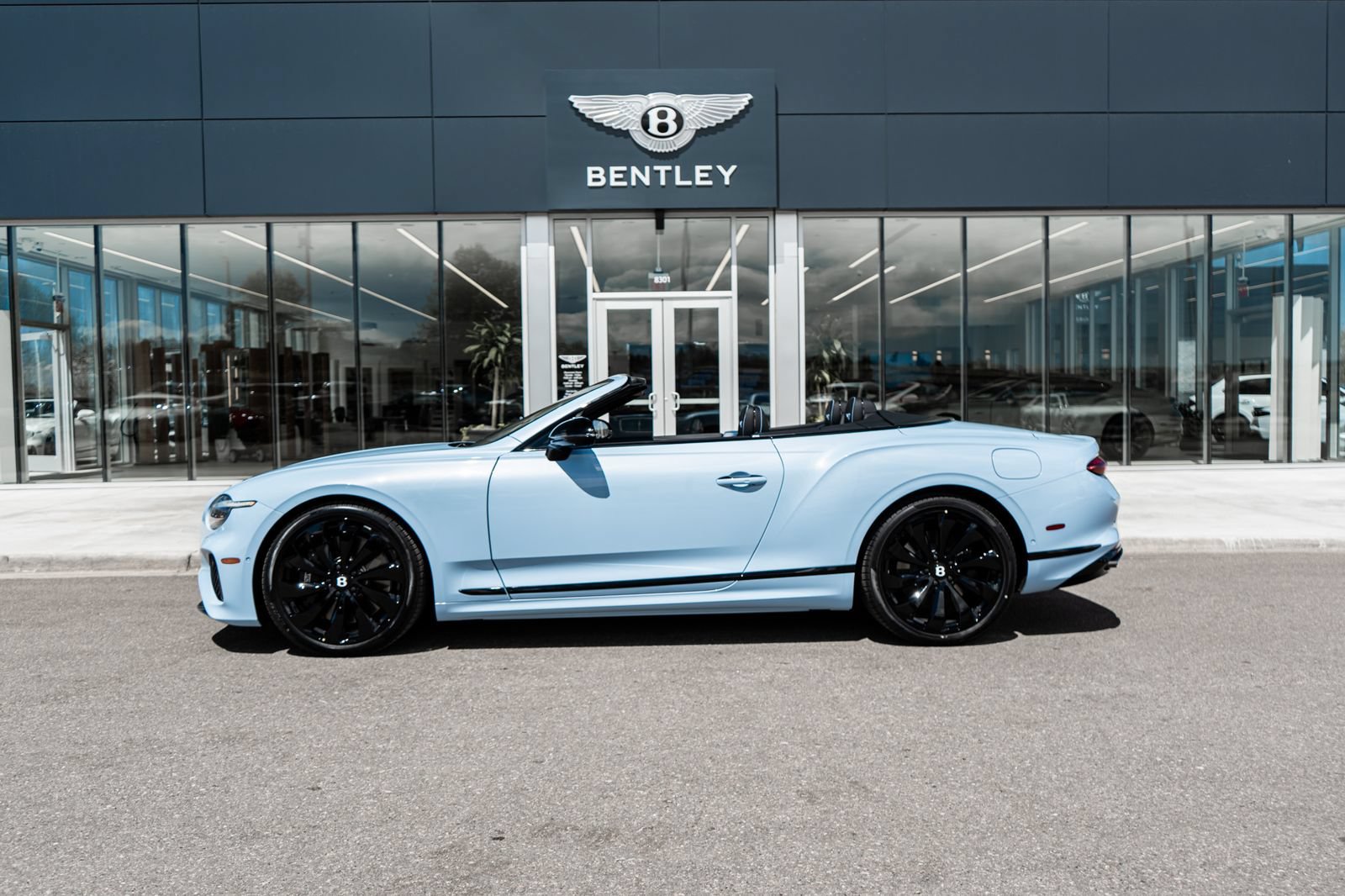 Certified 2026 Bentley Continental GTC AWD/4WD image 5