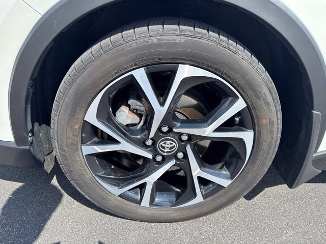 Used 2018 Toyota C-HR XLE FWD image 9