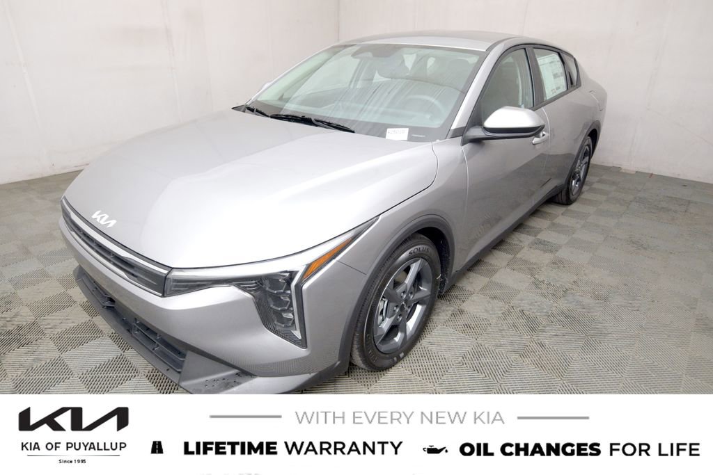 New 2025 Kia K4 LXS