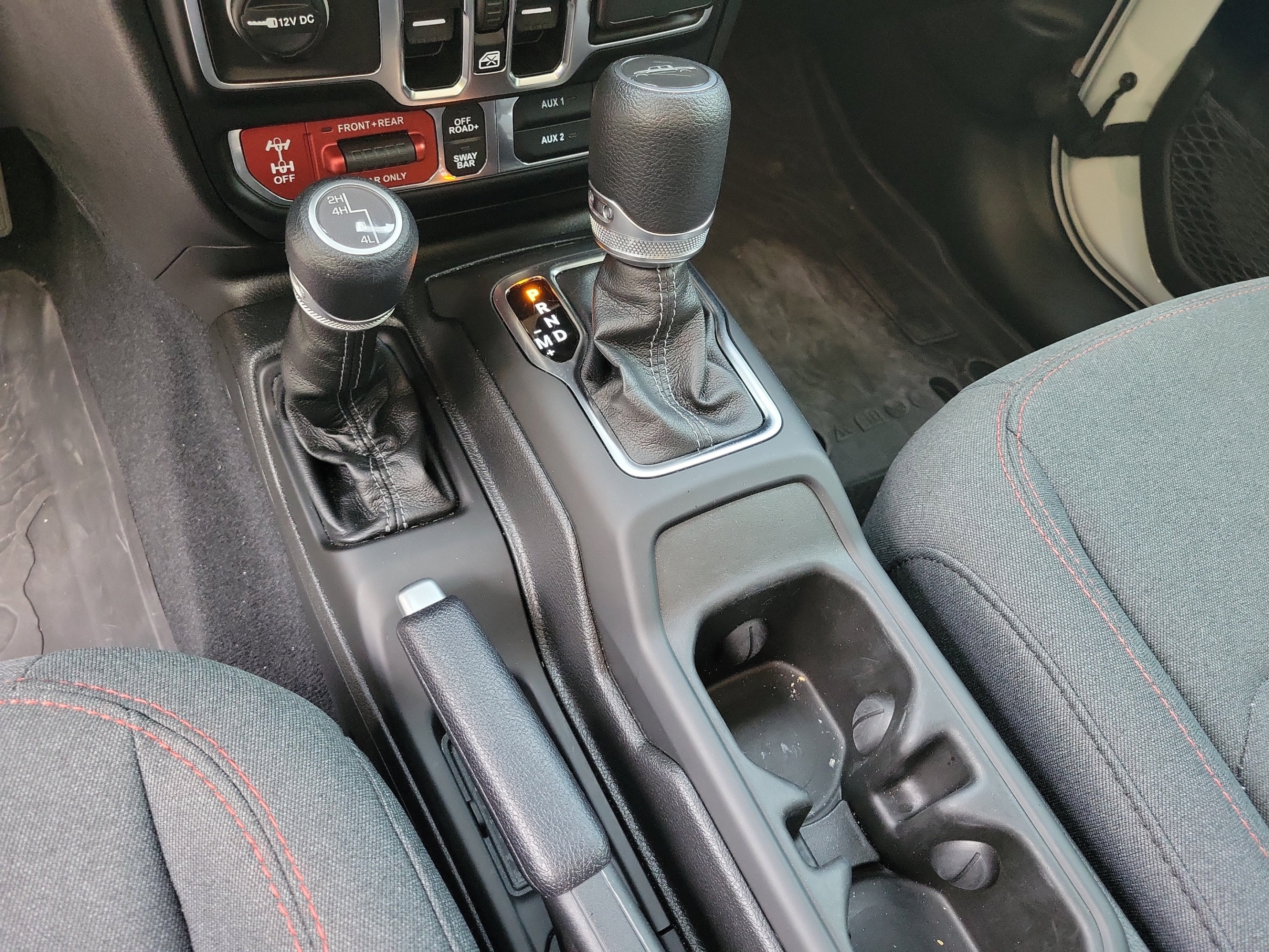 Certified 2025 Jeep Gladiator Rubicon w/ Safety Group AWD/4WD image 23