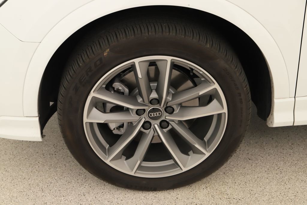 Certified 2025 Audi Q3 2.0T Premium w/ Convenience Package AWD/4WD image 40